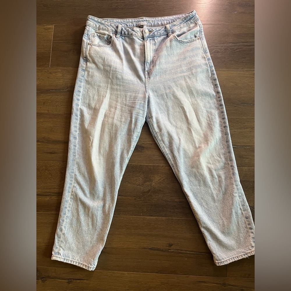 American Eagle Strigid Jeans – Size 16 Short – Light Wash